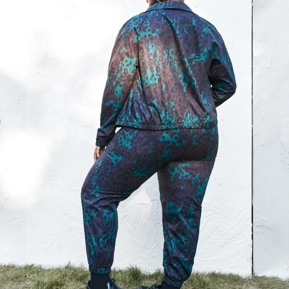 Plus..2piece Jacket & Pants - Picture 2 of 4